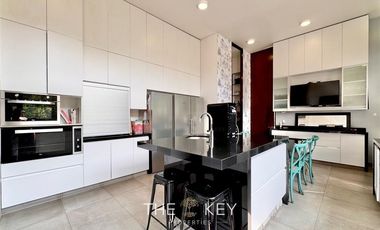 Casa en venta de 5 dorm. en Lo Barnechea