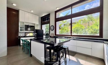 Casa en venta de 5 dorm. en Lo Barnechea