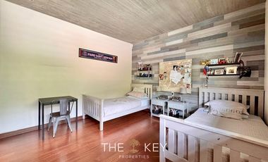 Casa en venta de 5 dorm. en Lo Barnechea