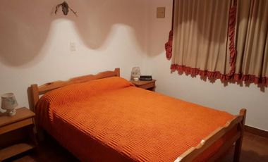 OPORTUNIDAD.HERMOSA CASA EN  PLENO CENTRO. A 4 CDRAS DEL MAR Y 3 DE  TERMINAL DE ÓMNIBUS. ¡EXCELENTE ESTADO!