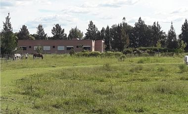 Chacra en Barrio de Chacras Estancia Malvinas en Brandsen