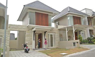 Rumah Modern di Lingkungan Elite Citra Grand Mutiara