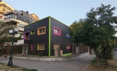 Casa comercial venta 6 dormitorios Providencia Metro Colon