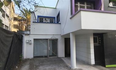 Casa comercial venta 6 dormitorios Providencia Metro Colon