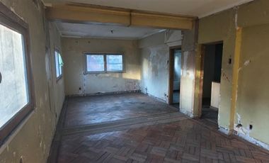 Casa comercial venta 6 dormitorios Providencia Metro Colon