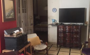 CASA EN ESQUINA ANTIGUA 4 AMB 2 BAÑOS MAS 110 M2 A TERMINAR EN PLANTA ALTA