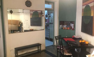 CASA EN ESQUINA ANTIGUA 4 AMB 2 BAÑOS MAS 110 M2 A TERMINAR EN PLANTA ALTA