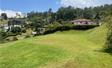 Hermoso Lote en Venta en las Palmas - Listo para construir