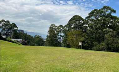 Hermoso Lote en Venta en las Palmas - Listo para construir