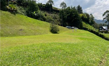 Hermoso Lote en Venta en las Palmas - Listo para construir