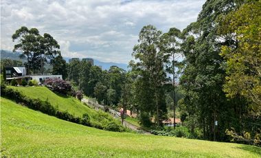 Hermoso Lote en Venta en las Palmas - Listo para construir