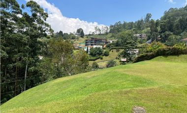 Hermoso Lote en Venta en las Palmas - Listo para construir