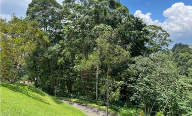 Hermoso Lote en Venta en las Palmas - Listo para construir