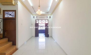 Rumah Bangunan Baru Siap Huni Lokasi Dalam Komplek Pondok Kelapa