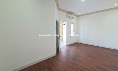 Rumah Bangunan Baru Siap Huni Lokasi Dalam Komplek Pondok Kelapa