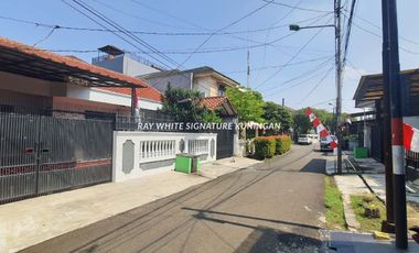 Rumah Bangunan Baru Siap Huni Lokasi Dalam Komplek Pondok Kelapa