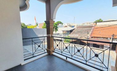 Rumah Bangunan Baru Siap Huni Lokasi Dalam Komplek Pondok Kelapa