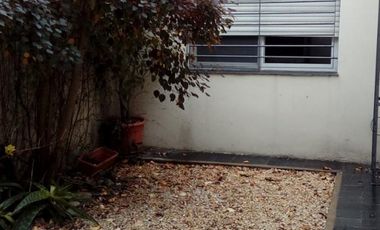 Estupenda Casa 2 Dorm - Patio - Cochera - Almafuerte 305 - Lomas