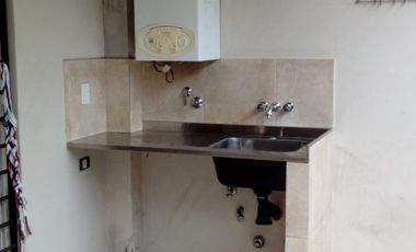 Estupenda Casa 2 Dorm - Patio - Cochera - Almafuerte 305 - Lomas