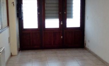 Estupenda Casa 2 Dorm - Patio - Cochera - Almafuerte 305 - Lomas