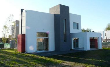 Casa en Venta en Barrio Privado Nordelta: La Alameda, Tigre, Buenos Aires