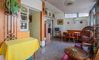 3 Ambientes en San Telmo a metros de calle Defensa Seguridad 24 Hs