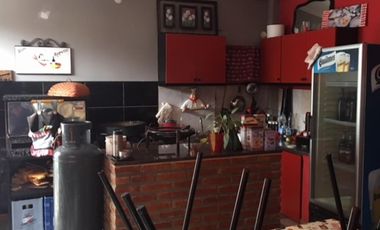 Casa amplia de 4 ambientes en Quilmes.