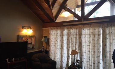 Casa amplia de 4 ambientes en Quilmes.