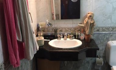 Casa amplia de 4 ambientes en Quilmes.