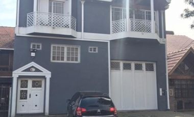 Casa amplia de 4 ambientes en Quilmes.