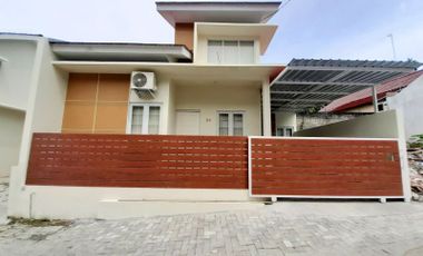 Rumah Baru Dalam Cluster Jalan Wates Km 9 Lingkungan Asri