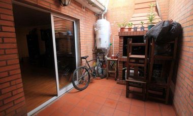 Venta - Chalet en duplex cuatro ambientes - Calasanz 1000