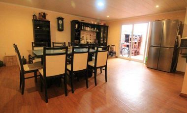 Venta - Chalet en duplex cuatro ambientes - Calasanz 1000