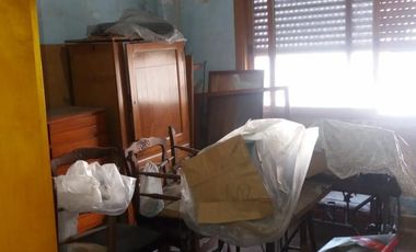 CASA DE TRES AMBIENTES EN JOSE LEON SURAEZ