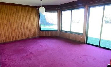 Casa en venta de 5 dorm. en Villarrica