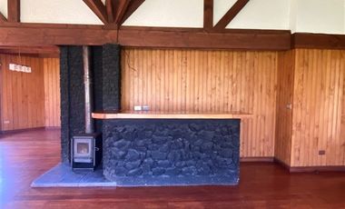Casa en venta de 5 dorm. en Villarrica