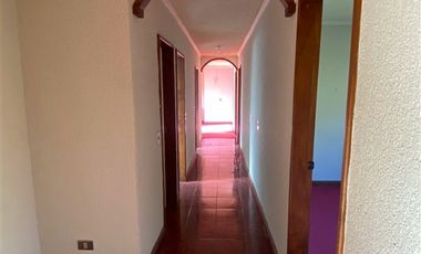 Casa en venta de 5 dorm. en Villarrica