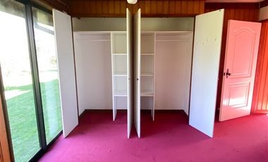 Casa en venta de 5 dorm. en Villarrica