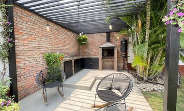 casa en arriendo/venta en bocono. Cod A3253
