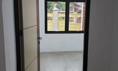 Disewakan Rumah Lokasi di Rungkut Mapan Tengah, Gunung Anyar