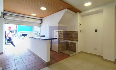 COD. 4973 - SE ARRIENDA LOCAL - BARRIO: CASCO URBANO