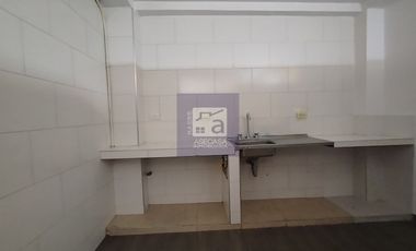 COD. 4973 - SE ARRIENDA LOCAL - BARRIO: CASCO URBANO