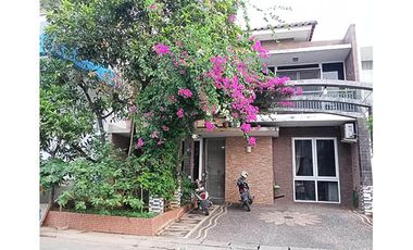 Rumah Green Court Jl Danau Batur, Cengkareng