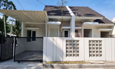 RUMAH SIAP HUNI PROMO BULAN INI FREE PAGAR DAN KANOPI, DI PRAMBANAN