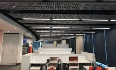 Arriendo iluminada oficina con Leed Gold