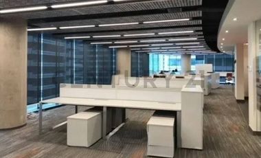 Arriendo iluminada oficina con Leed Gold