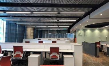 Arriendo iluminada oficina con Leed Gold