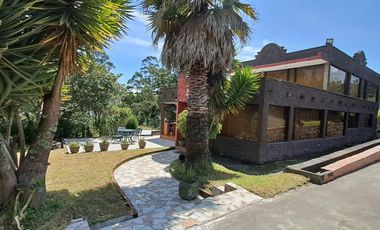 Quinta en Venta en el Valle, Sector Amaguaña con terreno de 9.500m² y casa amplia