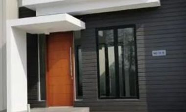 Rumah Modern Minimalis Northwest Lake Citraland Surabaya
