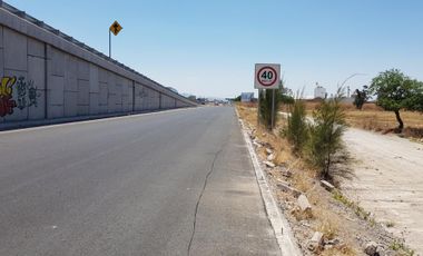 Terreno en Venta Sobre Carretera Federal México Guadalajara, Tramo Celaya Apaseo